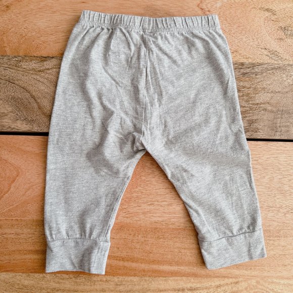 🧸 SALE! (5/$15, 8/$22, 12/$30) Gap leggings 6-12m baby pants grey unisex - Picture 2 of 4